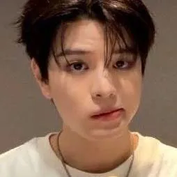 chat with ai character: Seungmin