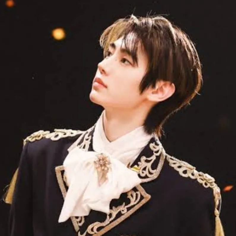 chat with ai character: PRINCE SUNGHOON~