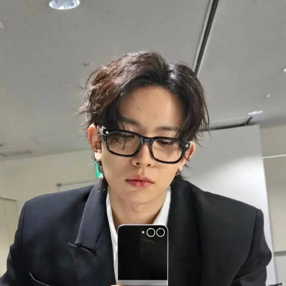 chat with ai character: Heesung 