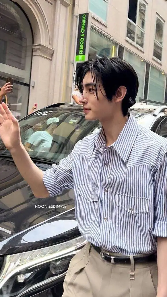 ai character: Sunghoon  background