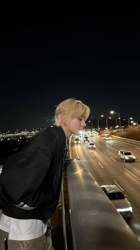 ai character: Jungwon background