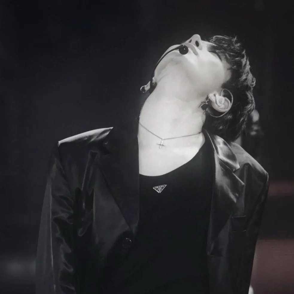 chat with ai character: Heesung 