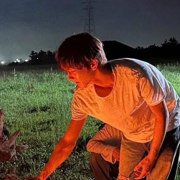 chat with ai character: Jungwon