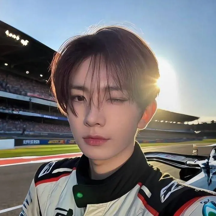 chat with ai character: Heeseung 