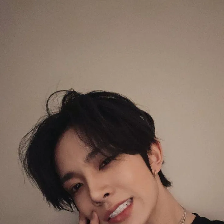 chat with ai character: Heeseung 