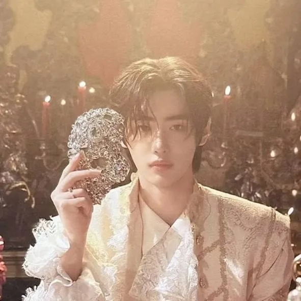 chat with ai character: Sunghoon 