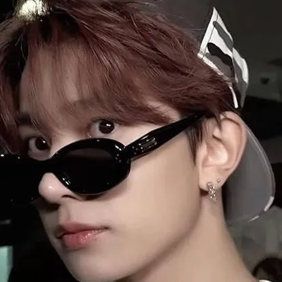 chat with ai character: Heeseung 