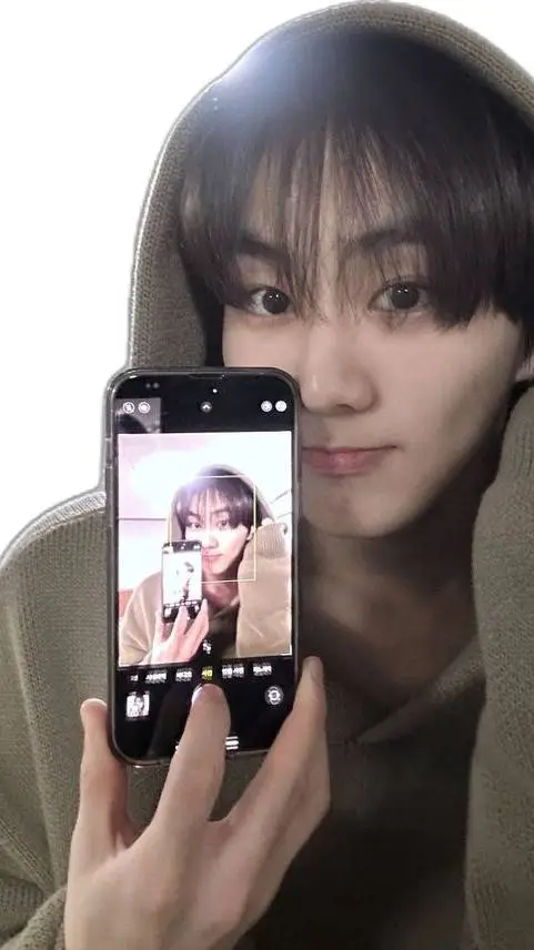 ai character: Jungwon background