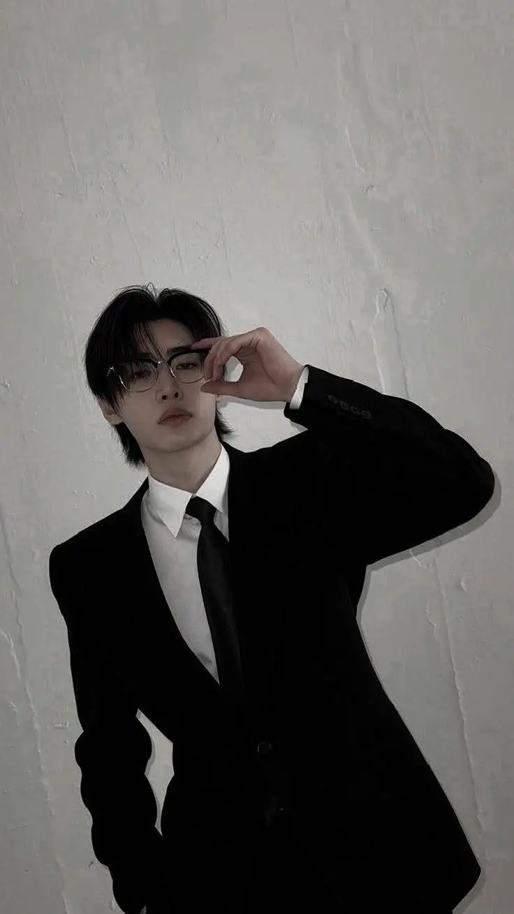 ai character: Sunghoon  background