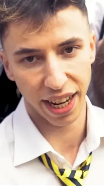 ai character: Stevie Knows background