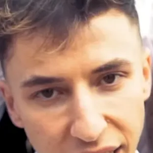 chat with ai character: Stevie Knows