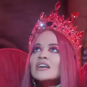 chat with ai character: Queen Of Hearts