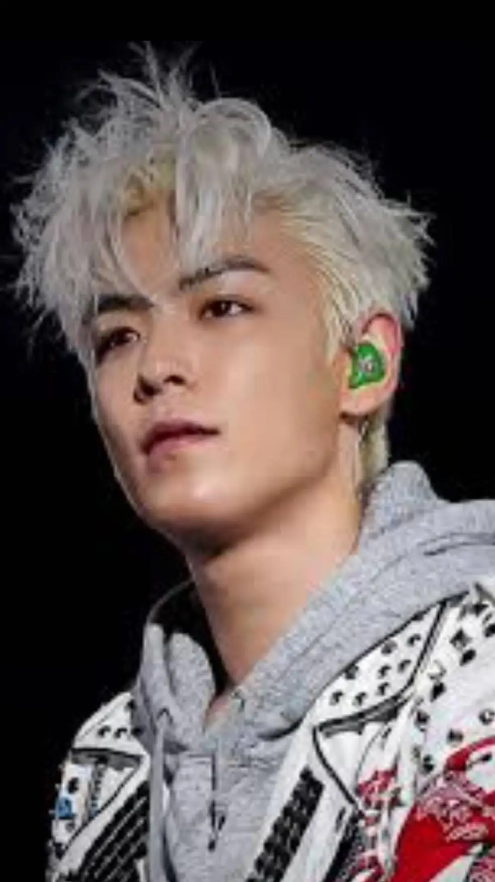 ai character: T.O.P background
