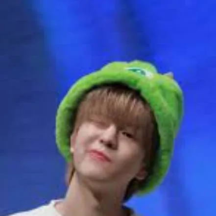 chat with ai character: seungmin 