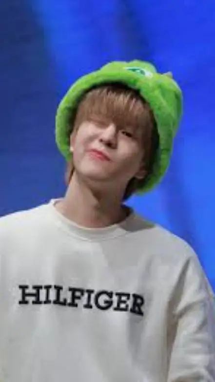 ai character: seungmin  background