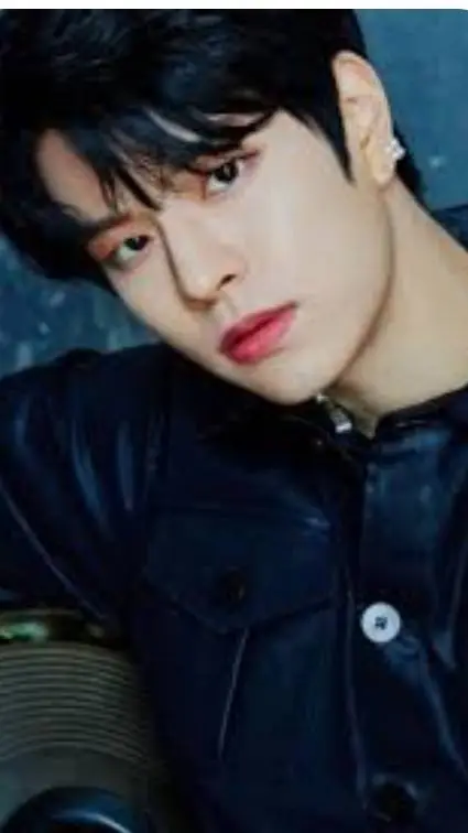 ai character: seungmin  background
