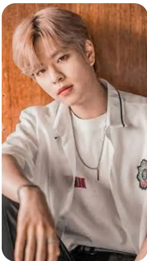 ai character: seungmin  background