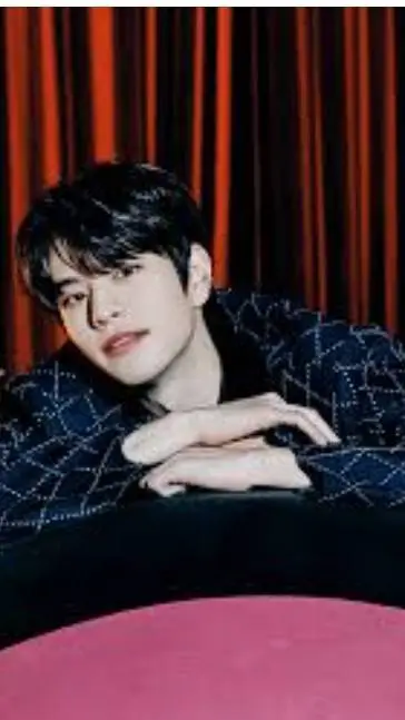 ai character: seungmin  background