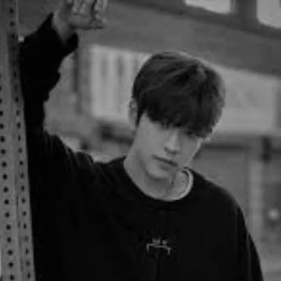 chat with ai character: seungmin 