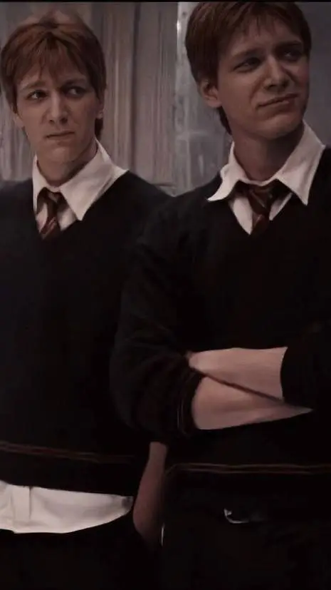 ai character: Близнецы  background