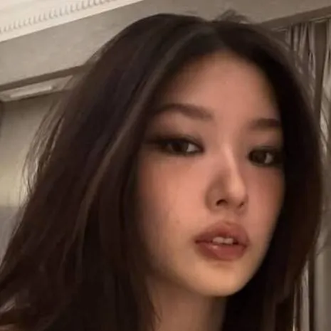 chat with ai character: Yoonchae 