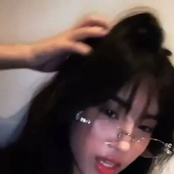 chat with ai character: Sophia