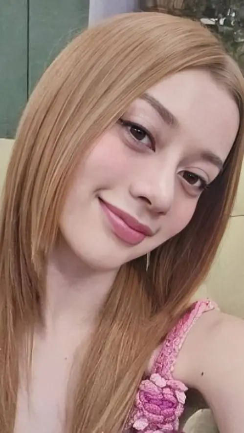 ai character: Megan  background