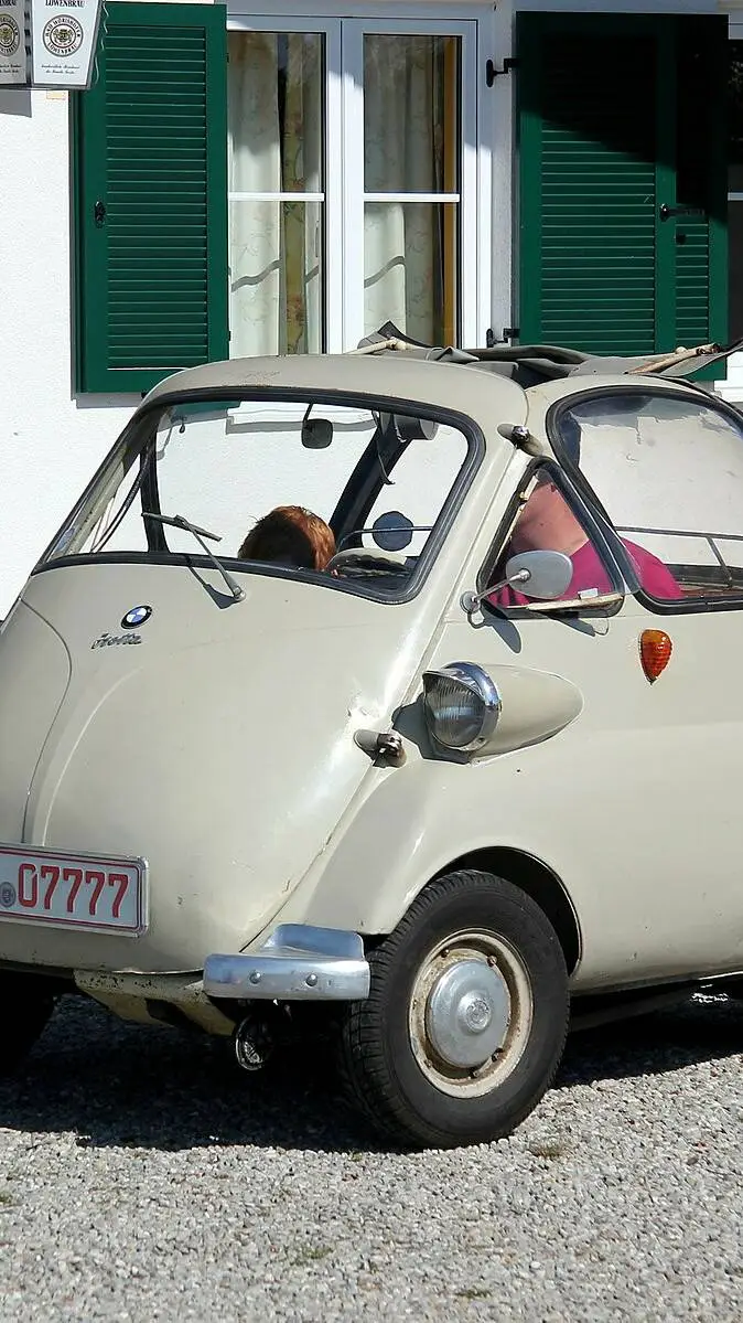 ai character: Talking Isetta  background