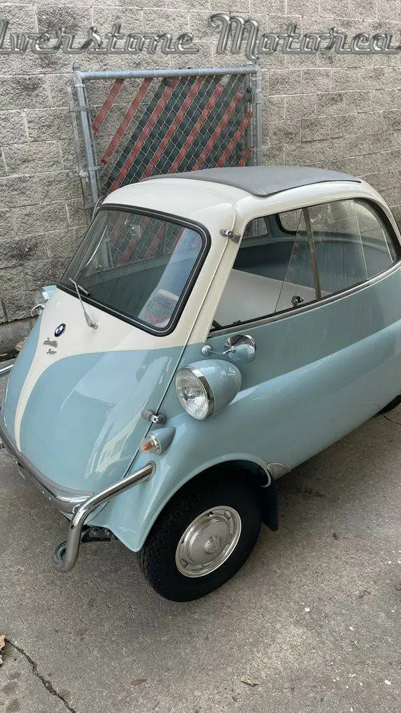 ai character: Bmw isetta talking background