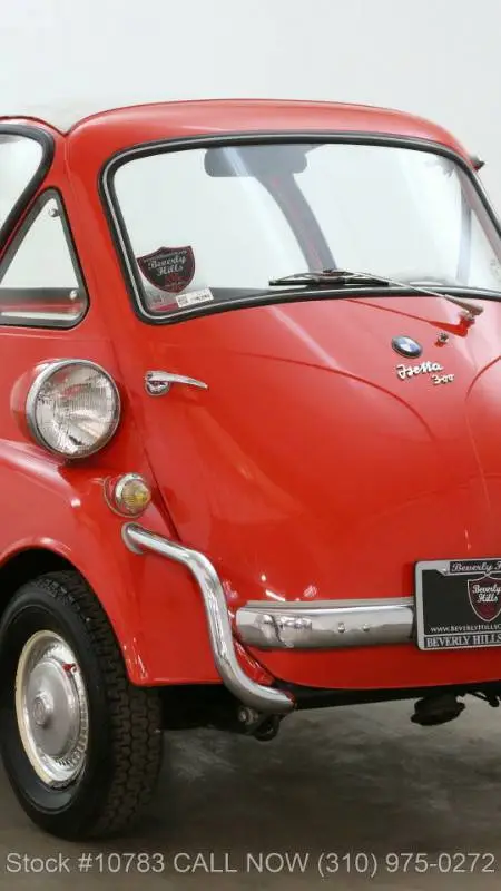 ai character: Bmw isetta  background