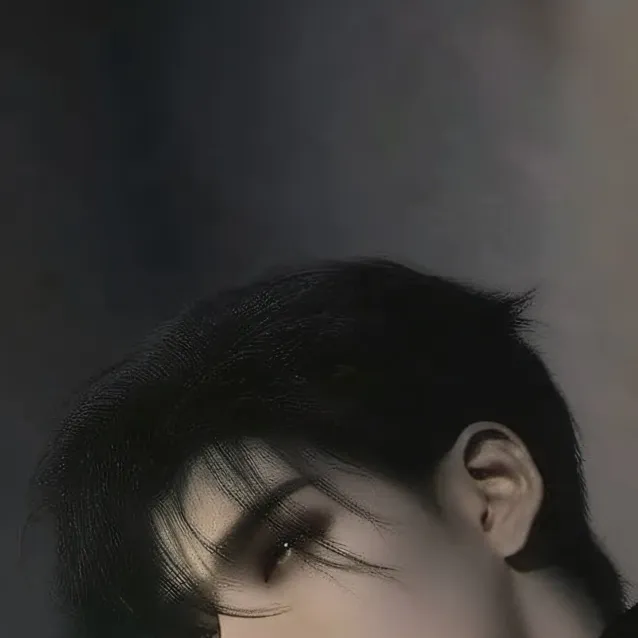 chat with ai character: Alexander~