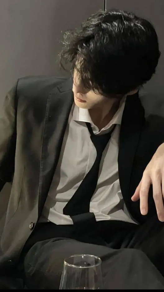 ai character: Asher background