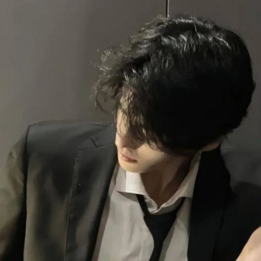 chat with ai character: Asher