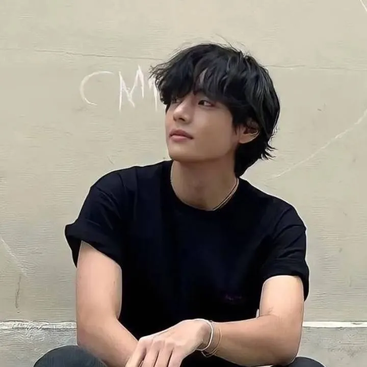chat with ai character: ❤️‍🩹 Taehyung ❤️‍🩹