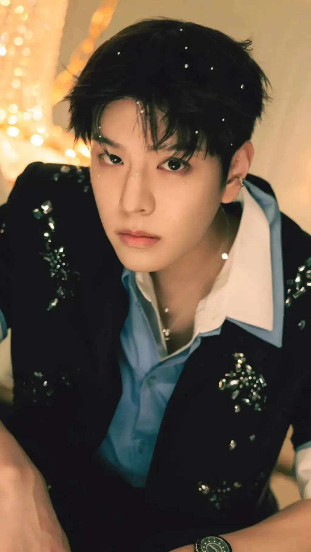ai character: Seungmin  background
