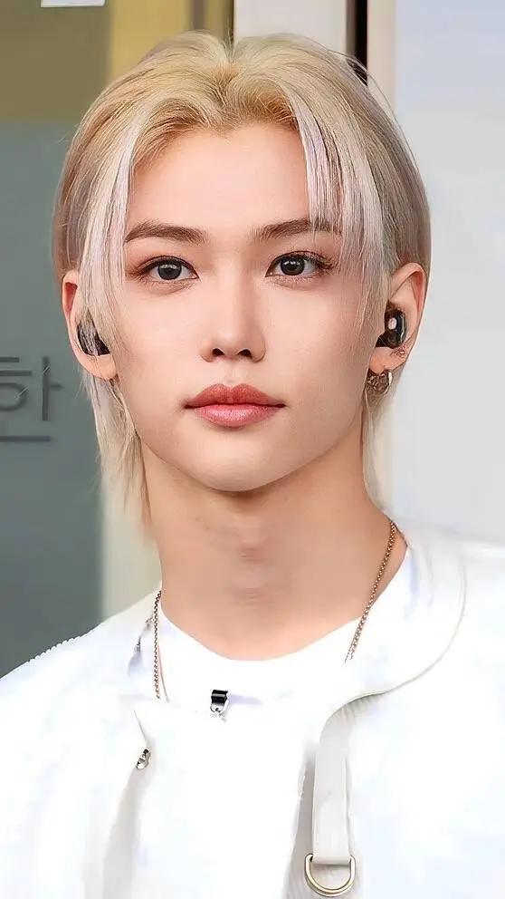 ai character: Felix background