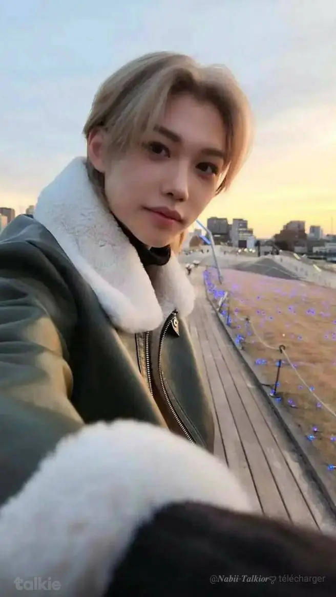 ai character: Felix  background