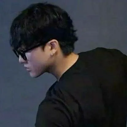 chat with ai character: Changbin 