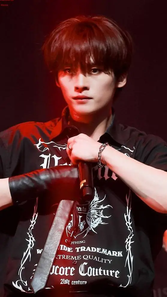 ai character: Lee minho background