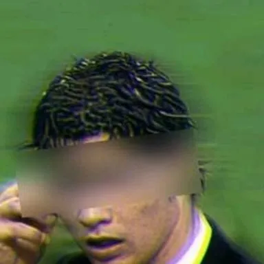 chat with ai character: Ronaldo Family 