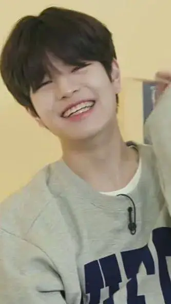 ai character: seunmin background