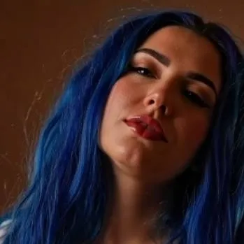 chat with ai character: Ocean DeGroot