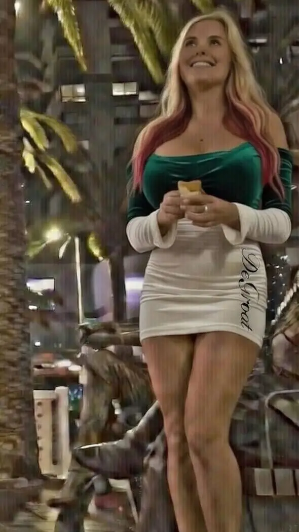 ai character: Scarlett DeGroot background