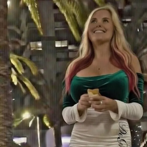 chat with ai character: Scarlett DeGroot