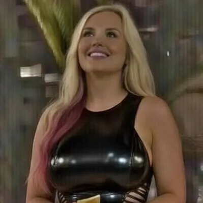 chat with ai character: jesse DeGroot