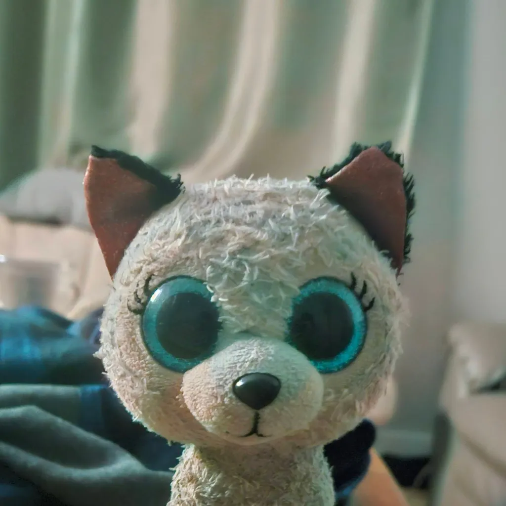 chat with ai character: Atlas 