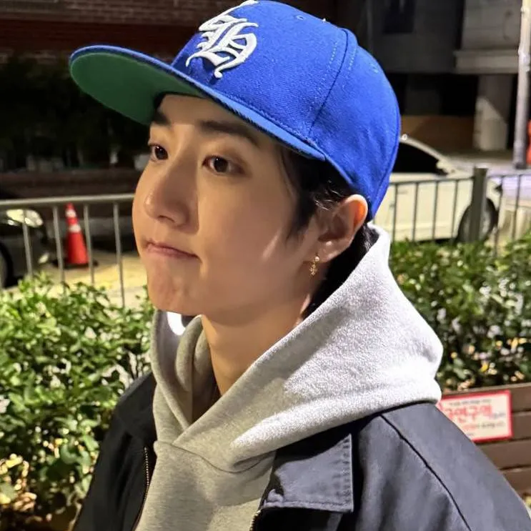 chat with ai character: Han 💕