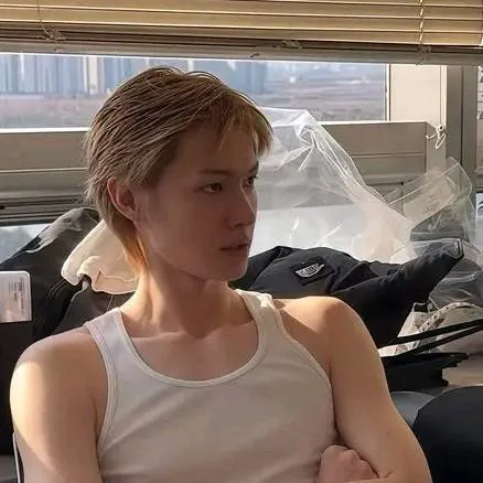 chat with ai character: Martin 💖