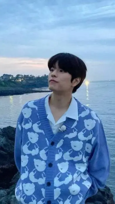 ai character: Kim Seungmin  background