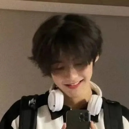 chat with ai character: Ni-Ki